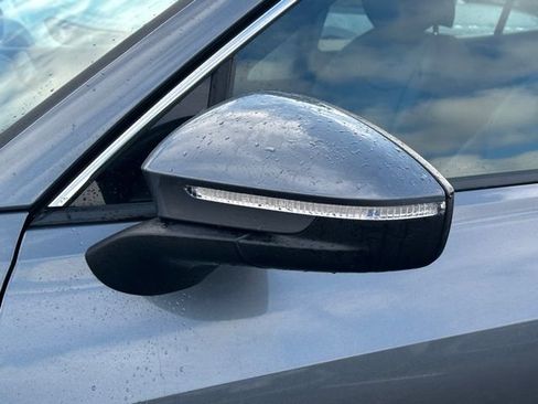 New 2026 Volkswagen Tiguan SE image 11