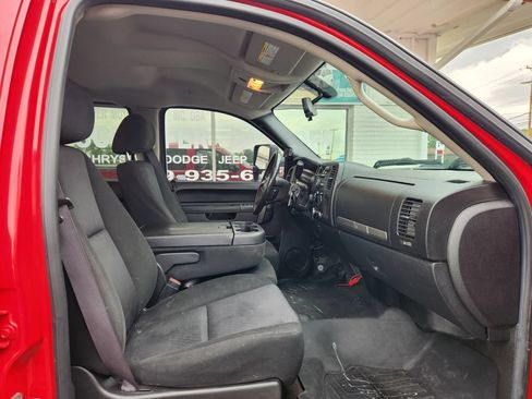 Used 2011 GMC Sierra 2500 SLE w/ SLE Preferred Package AWD/4WD image 9