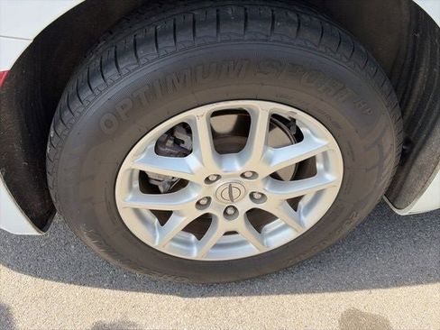 Used 2021 Chrysler Voyager Lxi image 33