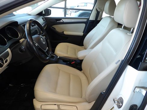 Used 2017 Volkswagen Jetta SE FWD image 26