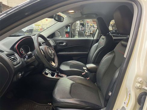 Used 2021 Jeep Compass Trailhawk image 14