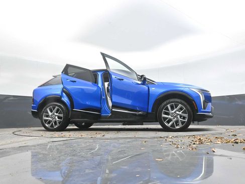 New 2026 Cadillac Optiq Luxury 1 image 49