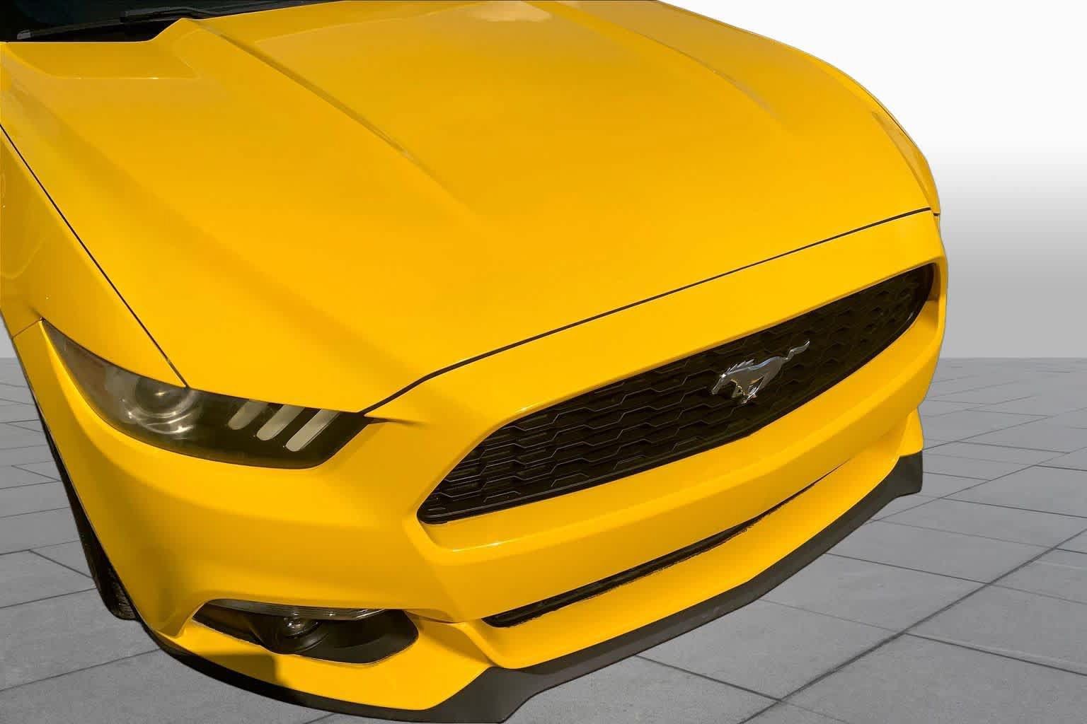 Used 2015 Ford Mustang Premium RWD image 28