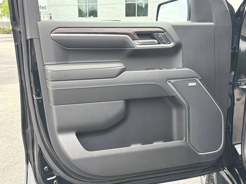 Used 2024 GMC Sierra 1500 SLT w/ SLT Premium Plus Package AWD/4WD image 16