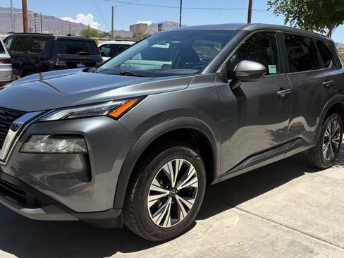 Used 2022 Nissan Rogue SV FWD image 14