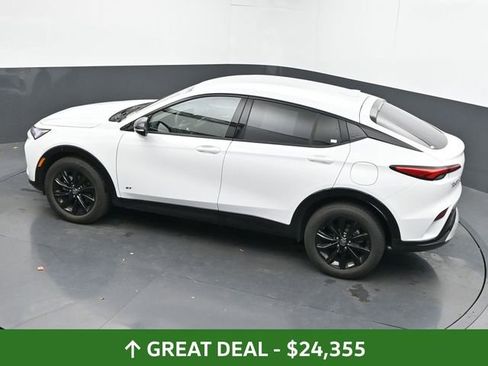 Used 2025 Buick Envista Sport Touring image 42