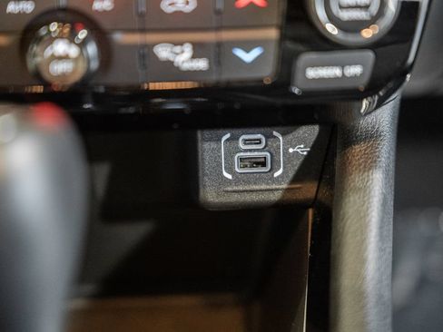 Certified 2025 Jeep Compass Limited AWD/4WD image 24