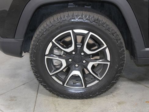 Used 2024 Jeep Compass Trailhawk image 18