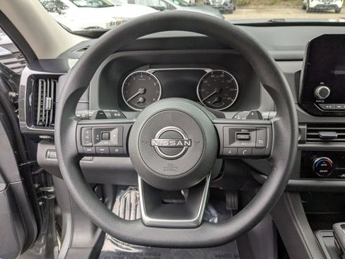 New 2025 Nissan Pathfinder S image 15