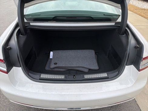 Used 2019 Lincoln Continental Reserve image 25