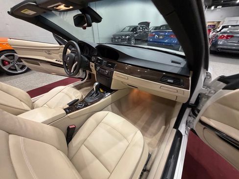 Used 2010 BMW 328i Convertible RWD image 31