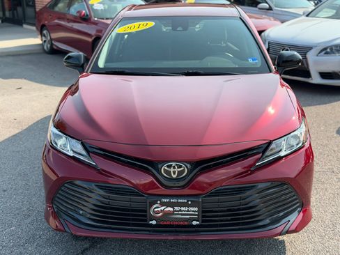 Used 2019 Toyota Camry LE FWD image 4
