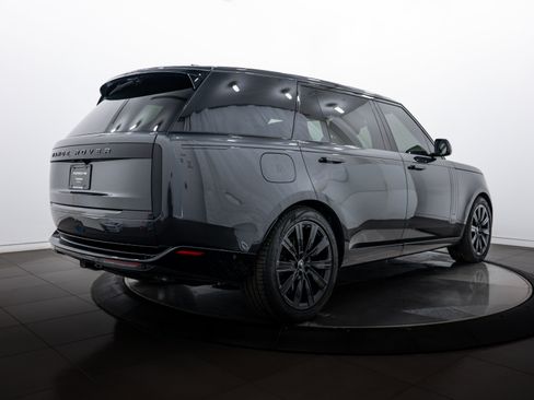 Used 2024 Land Rover Range Rover Long Wheelbase Autobiography image 7