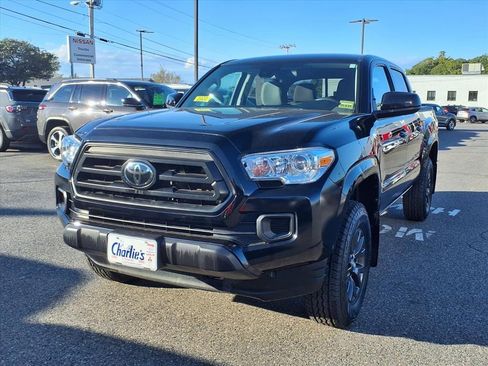 Used 2022 Toyota Tacoma SR image 1