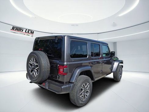 New 2025 Jeep Wrangler Unlimited Sahara w/ Technology Group AWD/4WD image 6