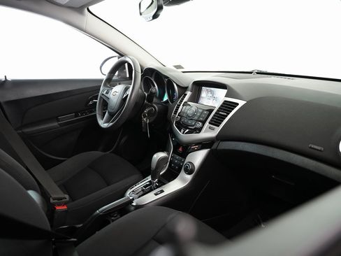 Used 2016 Chevrolet Cruze LT image 47