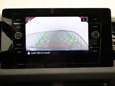 Certified 2025 Volkswagen Jetta SE w/ Sunroof Package FWD image 12