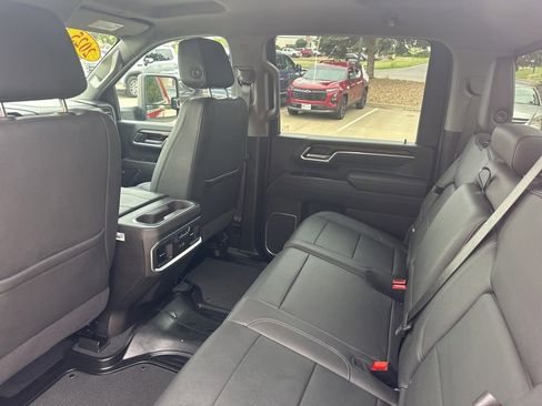 Certified 2025 GMC Sierra 2500 SLT w/ SLT Premium Package AWD/4WD image 19
