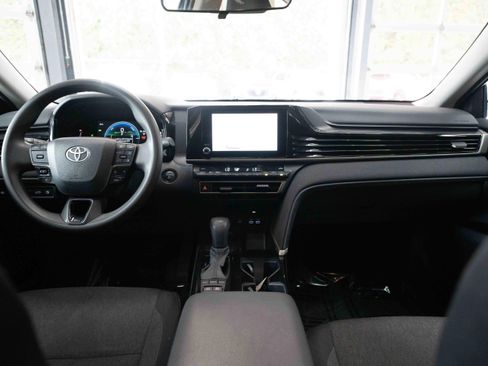 Used 2025 Toyota Camry LE FWD image 20
