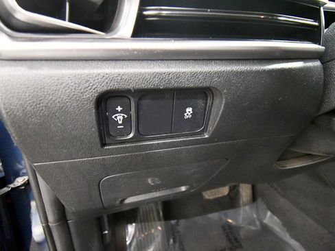 Certified 2024 Kia Sorento S AWD/4WD image 19