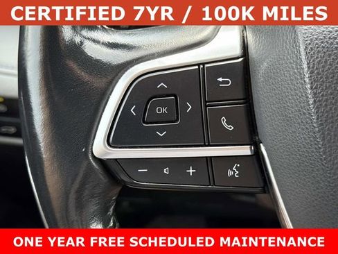 Used 2021 Toyota Highlander XLE AWD/4WD image 25