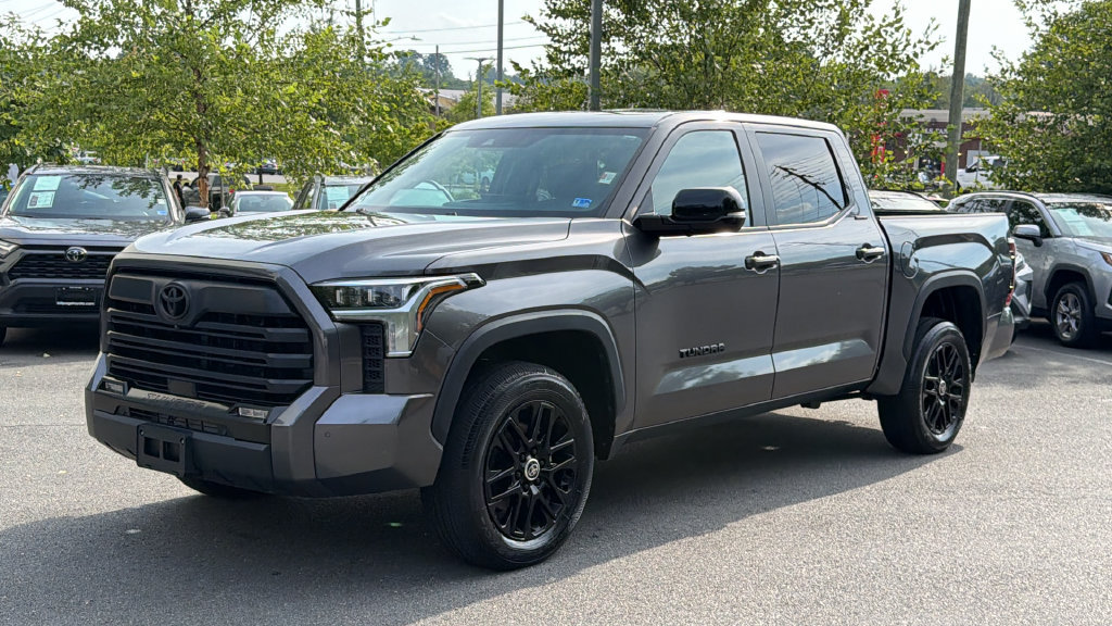 Used 2024 Toyota Tundra Limited AWD/4WD image 2