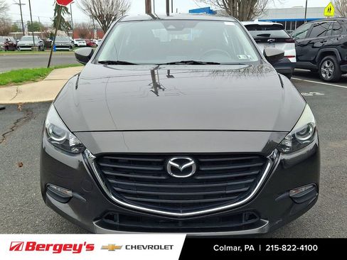 Used 2017 MAZDA MAZDA3 Touring FWD image 2