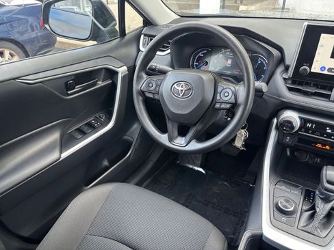 Used 2025 Toyota RAV4 LE image 30