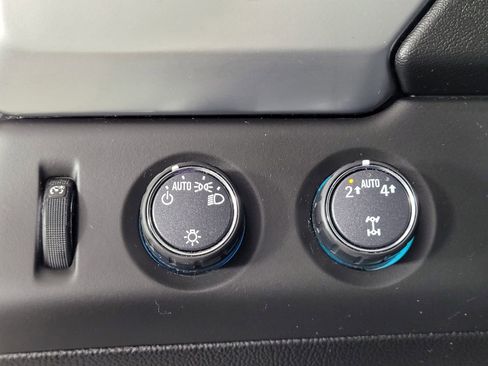 Used 2020 Chevrolet Tahoe LT image 38