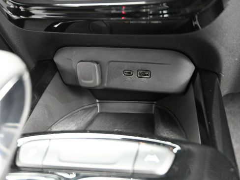 Used 2025 Chevrolet Trax ACTIV w/ Sunroof Package image 19