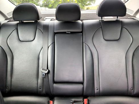 Used 2023 Hyundai Elantra Limited w/ Winter Weather Package image 25