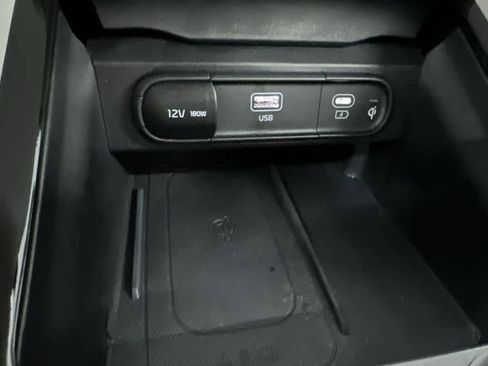 Certified 2024 Kia Telluride EX w/ EX Captain's Chair Package image 17