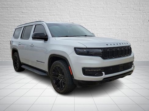 Used 2023 Jeep Wagoneer Series II AWD/4WD image 4