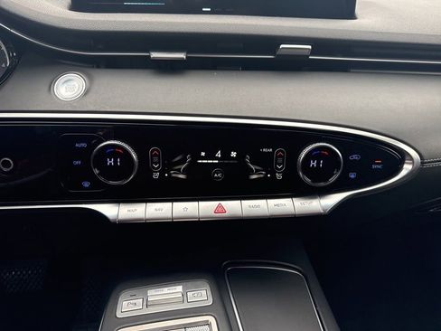 Used 2025 Genesis GV70 2.5T image 29