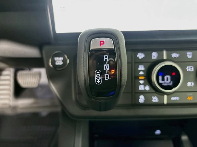 New 2026 Land Rover Defender 110 X-Dynamic SE AWD/4WD image 17