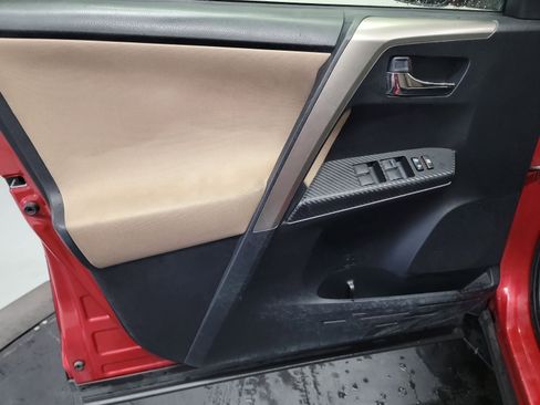 Used 2015 Toyota RAV4 XLE AWD/4WD image 13