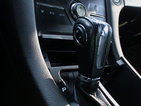 Used 2017 Ford Taurus SEL w/ Equipment Group 201A image 28