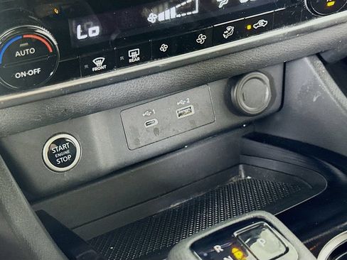 Used 2023 Nissan Rogue SV FWD image 30