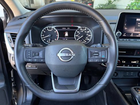 Used 2025 Nissan Rogue SV FWD image 29