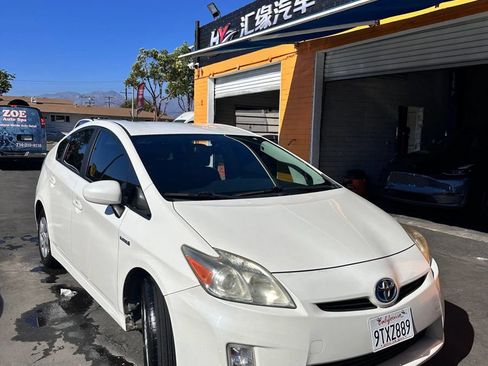 Used 2011 Toyota Prius Two FWD image 1