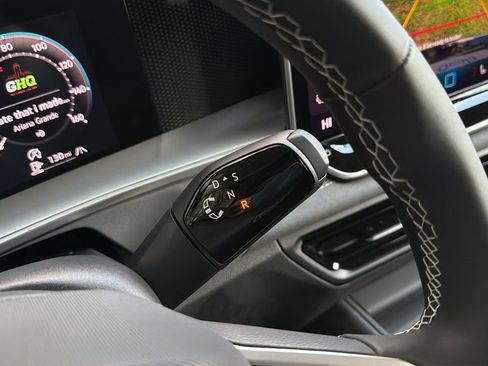 New 2026 Volkswagen Tiguan SE AWD/4WD image 14