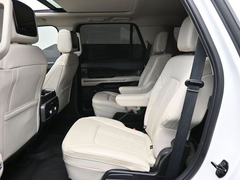 Used 2021 Ford Expedition Platinum image 28