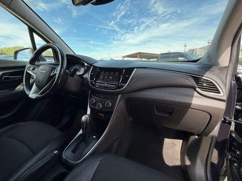 Used 2022 Chevrolet Trax LT w/ Driver Confidence Package AWD/4WD image 22