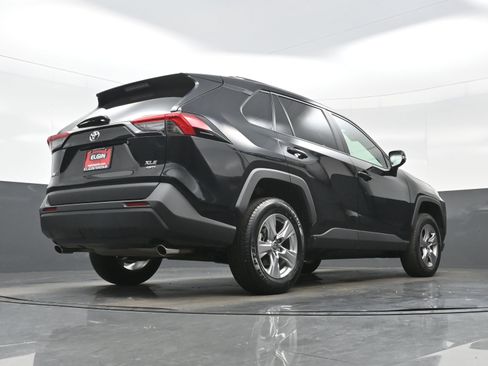 Used 2025 Toyota RAV4 XLE AWD/4WD image 31