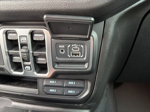 New 2026 Jeep Gladiator Sport image 36