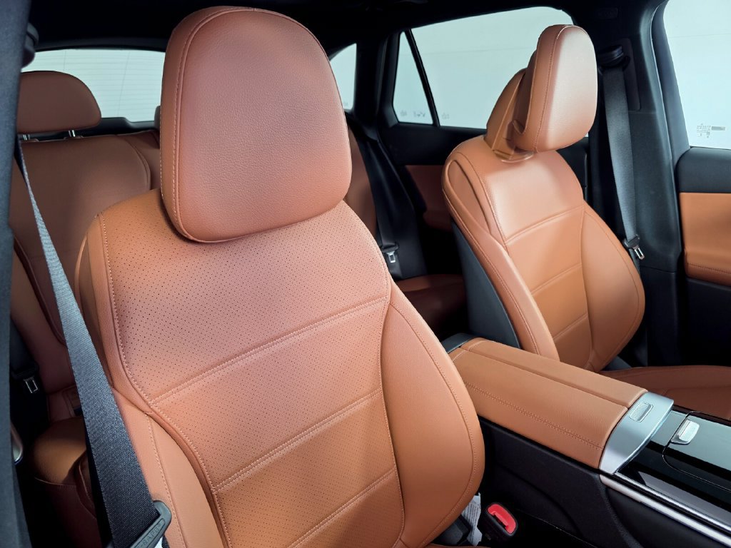 Certified 2026 Mercedes-Benz GLC 300 image 29