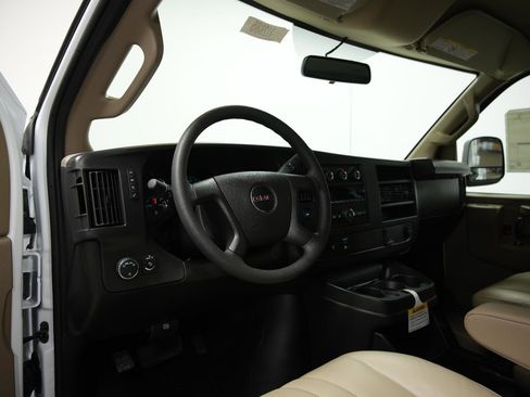 New 2026 GMC Savana 2500 Extended RWD image 24