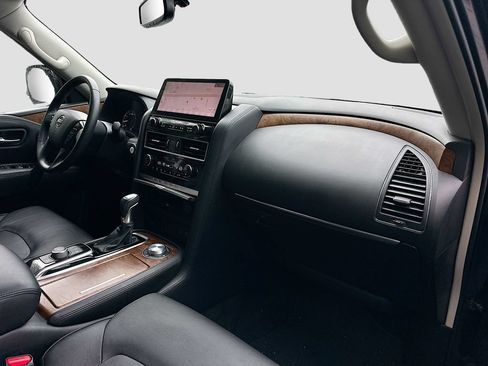 Used 2023 Nissan Armada SL w/ Captain's Chairs Package AWD/4WD image 32