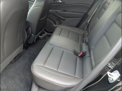 Used 2025 Chevrolet Trax RS FWD image 15