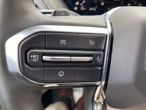 Used 2025 GMC Yukon XL Denali AWD/4WD image 16